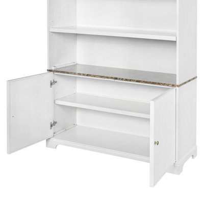 Bibliothèque haute autoportante blanche de 231,5 cm (91,1 po), meuble de rangement moderne en bois avec plateau imitation marbre, 3 étagères ouvertes et portes doubles cannelées, idéale pour le salon et le bureau.