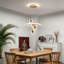Lustre doré de 44 pouces de haut avec sources de lumière DEL