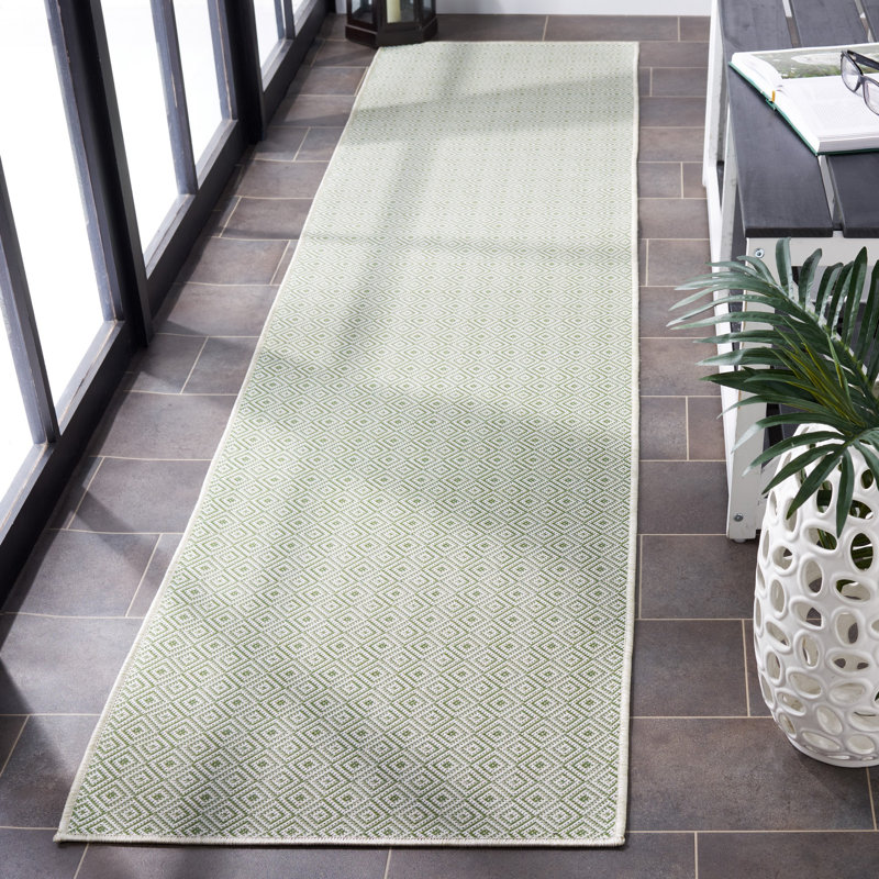 Windgap 230 Area Indoor/Outdoor Area Rug In Green, Runner 2' x 9'