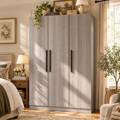 Armoire penderie 3 portes avec tringle et tablettes de rangement pour l'organisation de la chambre à coucher