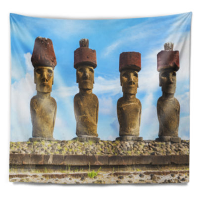 Tapisserie moai avec nœuds de couleur rouge