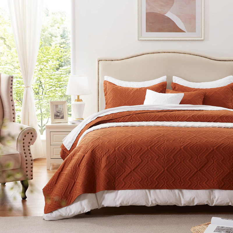 Modern Geometric Lightweight Quilt Set with Pillow Shams, Burnt Orange, King Quilt + 2 King Shams