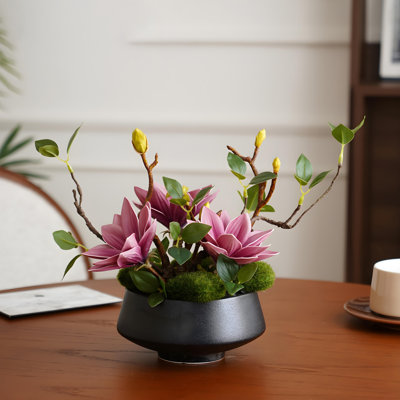 Ornements de fleurs simulées