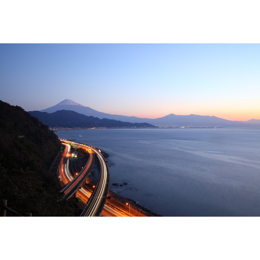 Mt. Fuji und Schnellstraße