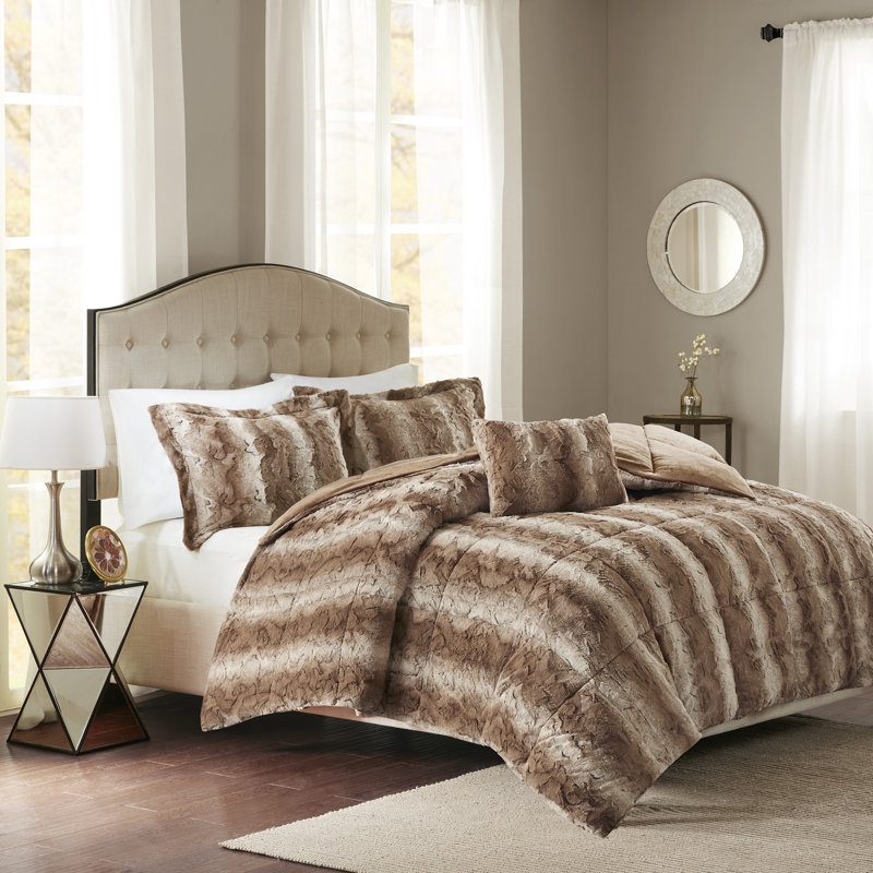 Ensemble d'édredon en fausse fourrure Zuri, Brun clair, Édredon très grand + 2 taies décoratives + 1 co