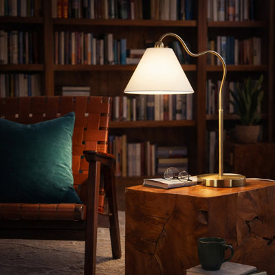Lampe de table courbée en laiton avec abat-jour triangulaire blanc