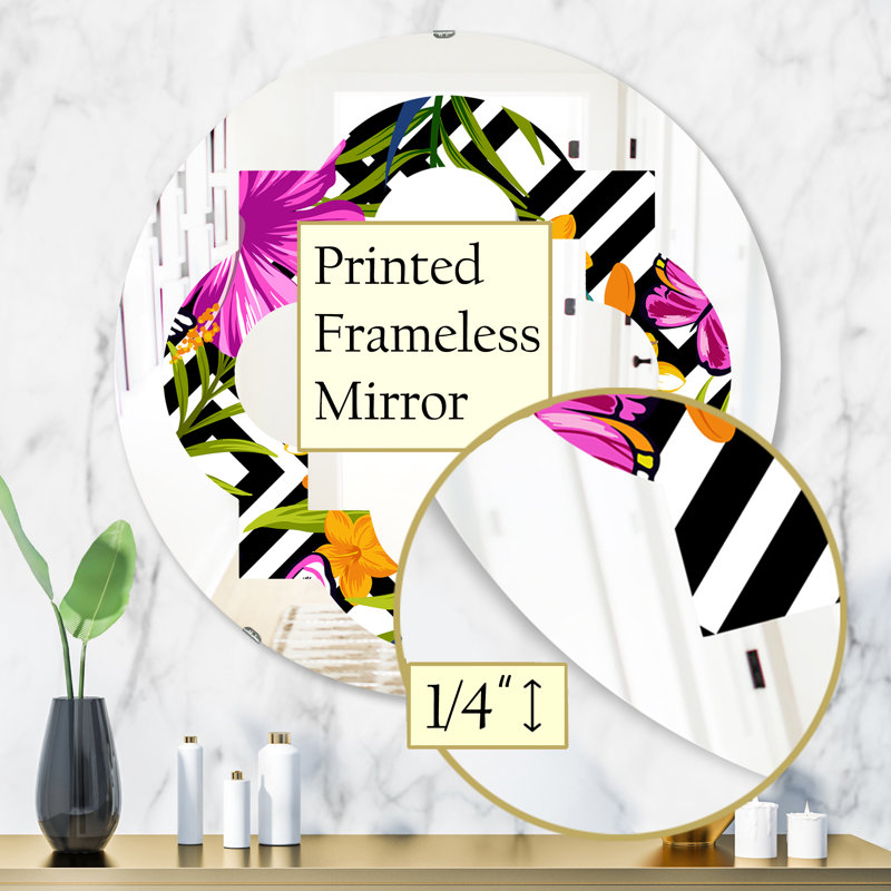 Miroir mural Quatrefoil, H 23,6 po x l 23,6 po, Feuillage tropical quadrilobe et géométrie
