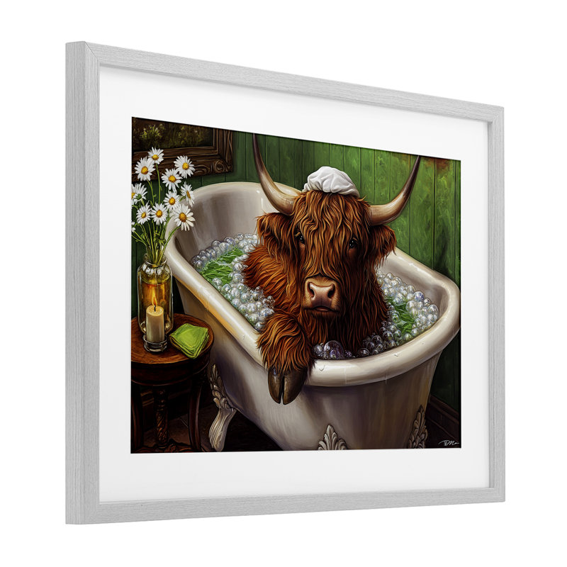 Highland in Candle Lit Bubble Bath, reproduction encadrée sous verre, design par Momart, Cadre de ferme gris