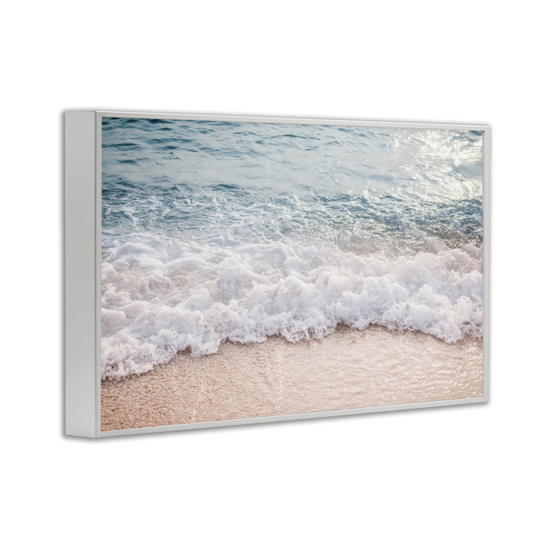 Art de giclée aérienne en mousse océanique par Nataly White, Estampe numérique encadrée blanc bord de mer, H 20 po x l 30 po