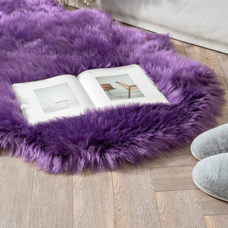 Letoya Faux Sheepskin Indoor Rug, Novelty 4' x 6'