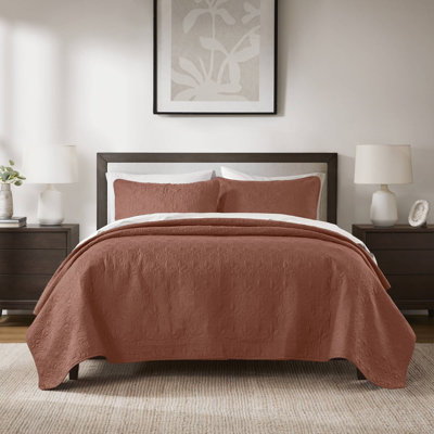 Quebec Clay Red Reversible 3-Piece Full/Queen Quilt Set