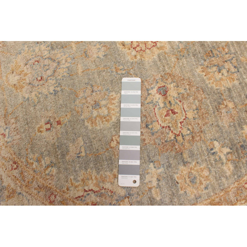 Tapis gris Marnisha 4 pi 2 po x 4 pi 2 po