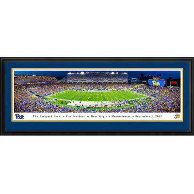 La bagarre dans la cour arrière - Pitt Panthers contre West Virginia Mountaineers - 1 septembre 2022 par James Blakeway - photographie non encadrée