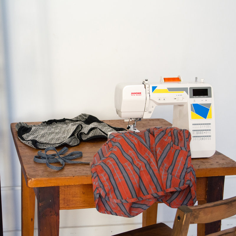 White Computerized Sewing Machine with LCD Screen and 30 Stitches
