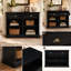 Console Olmsted Farmhouse avec tiroirs et tablettes de rangement ouvertes-1489729840