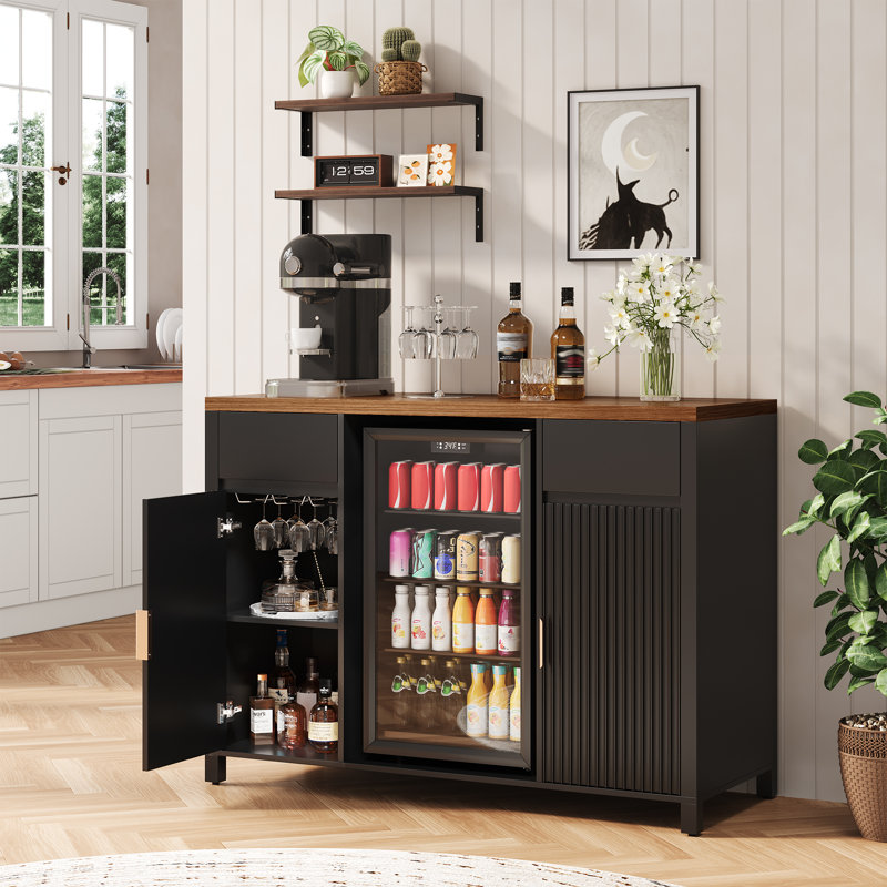 Armoire à café 53 po noir + brun cannelé avec mini-réfrigérateur et station de charge, buffet à vin pour cuisine, Brun