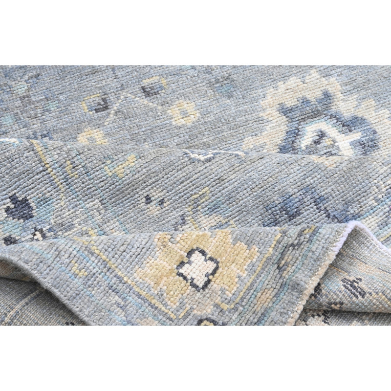 Tapis unique gris clair / crème 4 pi x 5 pi 10 po