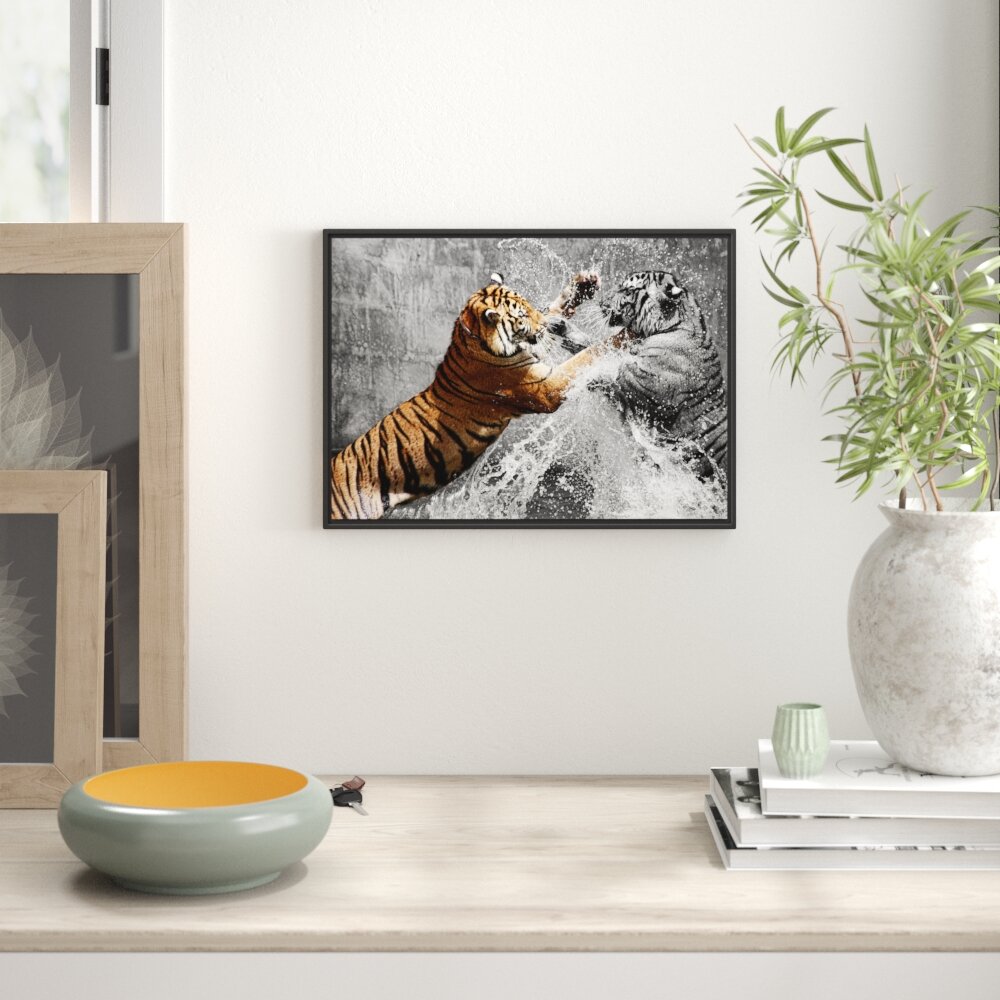 Gerahmtes Wandbild prachtvolle Tiger kämpfen