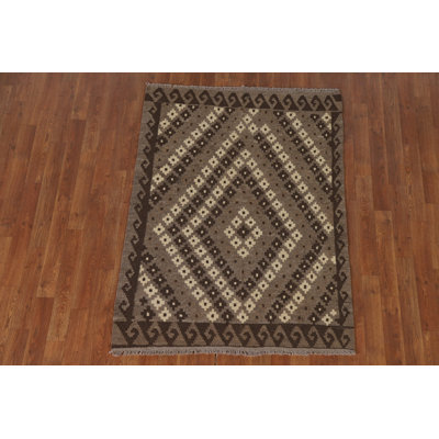 Tapis oriental kilim brun à motif géométrique 4 x 5