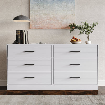 DRESSER IN WHITE