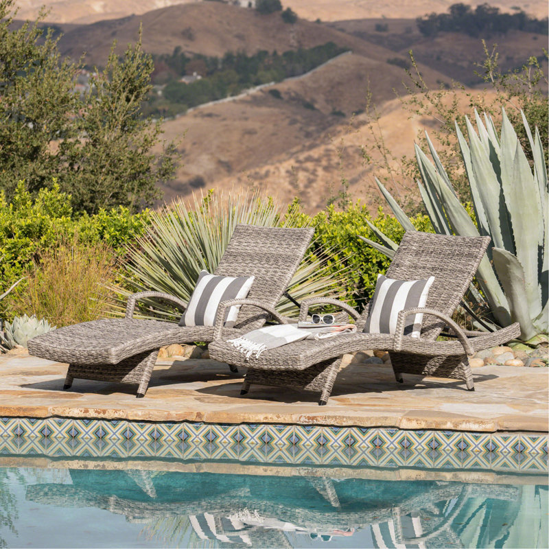 Wicker Chaise Lounge