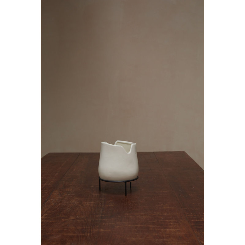 Pot Caldera avec support , H 7,5 po x l 5,75 po x P 5,75 po