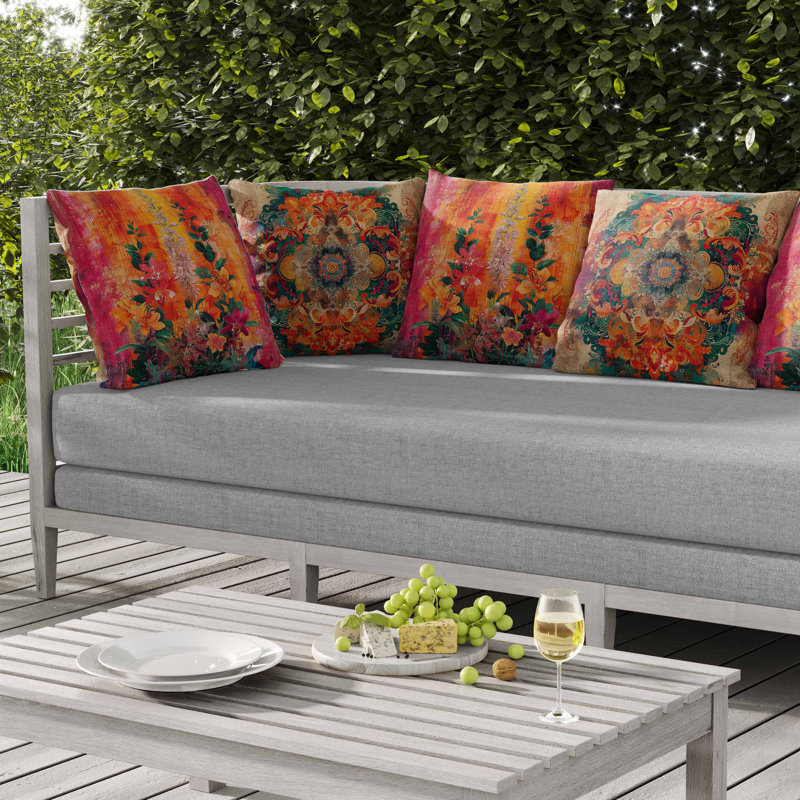 Coussin intérieur / extérieur Verdant Fire, Rose / Orange, Carré 16 po