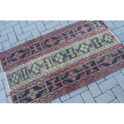 Chemin de table en laine noire turque tissé à la main avec motif géométrique pour un décor traditionnel dans un couloir et des espaces bohémiens