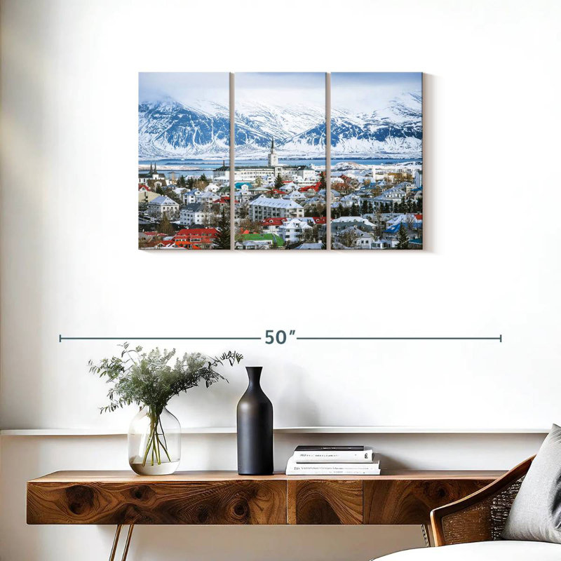 Sebbie Reykjavik, 20" H x 33" W