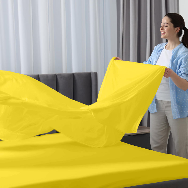 Royale Linens | Ultra Soft Brushed Microfiber Flat Sheets Only | Wrinkle Free & Stain Resistant | Hotel Quality Top Sheet for Bed