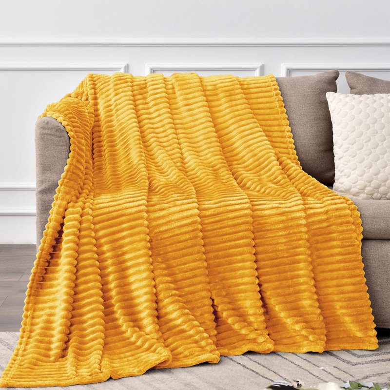 Jeté moelleux et moelleux Nestl, Jeté, Jaune