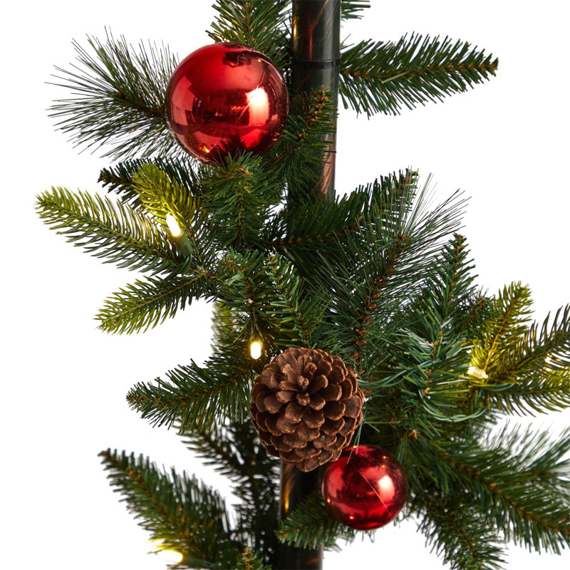 Pre-lit Decorated Lamp Post with Evergreen Garland