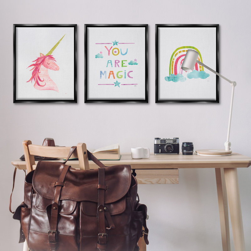 You Are Magic - Arc-en-ciel et licorne, Cadre flottant noir de jais, H 31 po x l 25 po