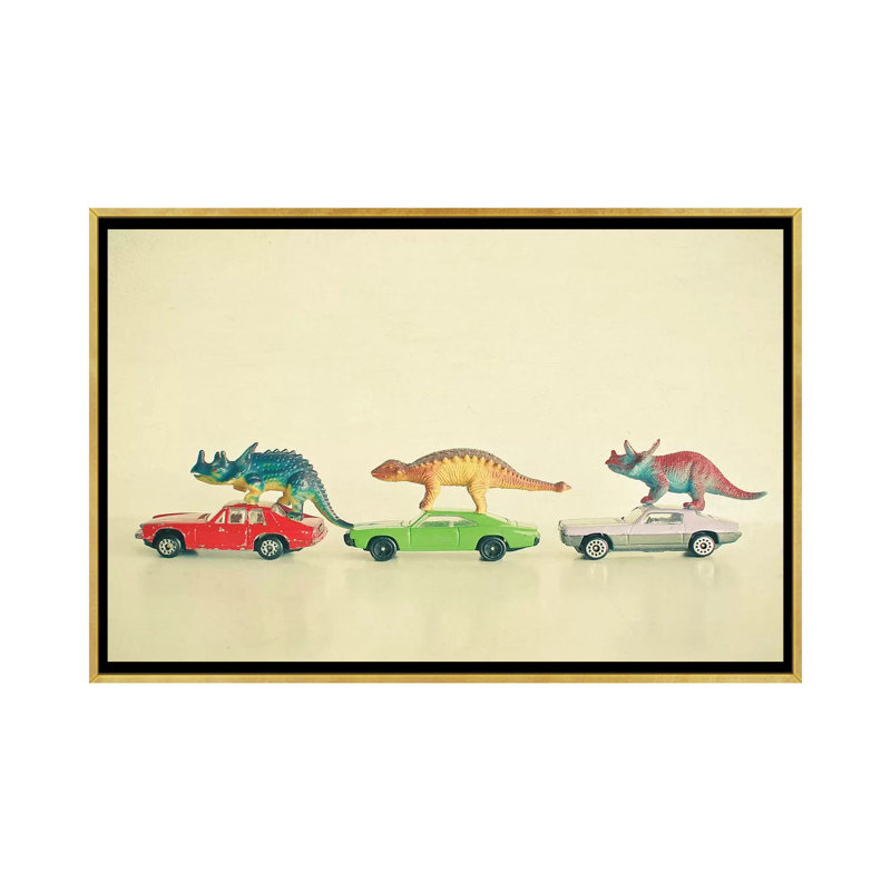 «Dinosaurs Ride Cars» par Cassia Beck - impression, H 18 po x l 26 po x P 1,5 po, Toile encadrée d'or, Pas de tapis