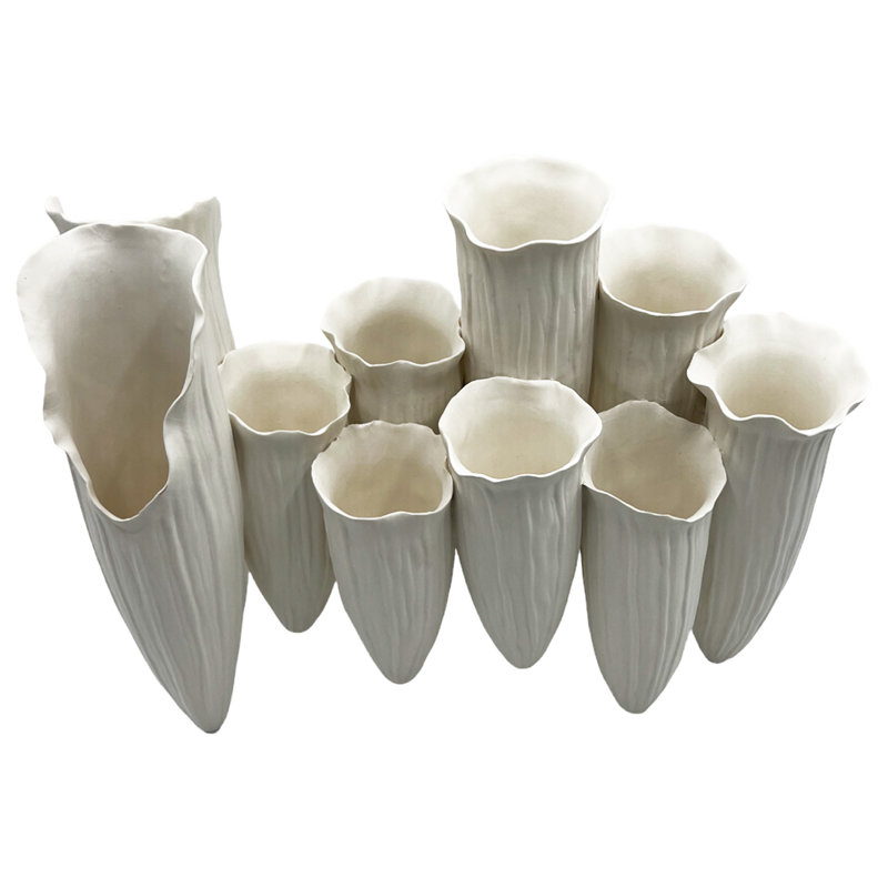 Handmade White Ceramic Tulip Cluster Vase – Modern Sculptural Porcelain Centerpiece by Dounia