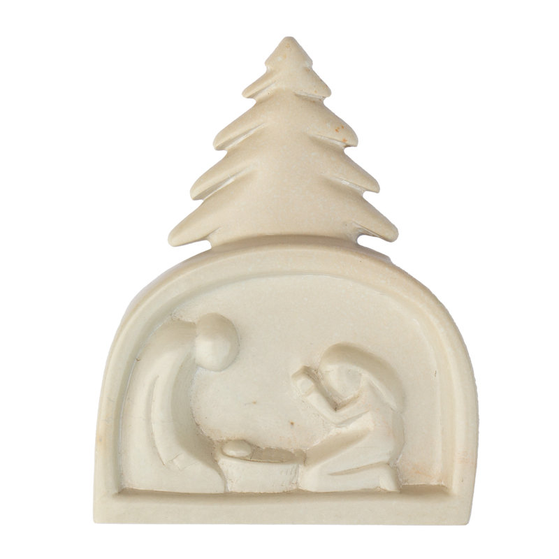 Crèche de Soap, sculpture de la Sainte Famille au Kenya sous un arbre de Noël