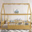 Lit de plancher de maison pleine grandeur de couleur naturelle, structure en bois de pin, haute clôture pour le confort, lit d'entrée spacieux en pin, design amusant-70702980