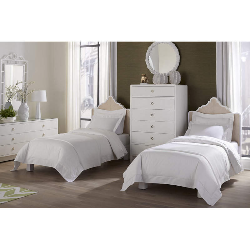 Victoria Scalloped Bed, Twin