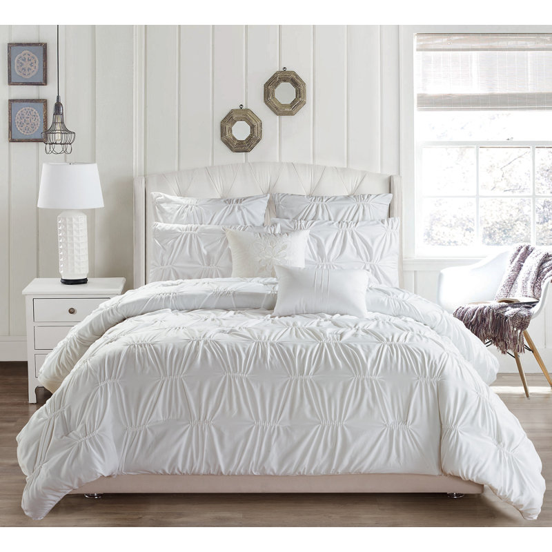 Akita Flannel Comforter, White