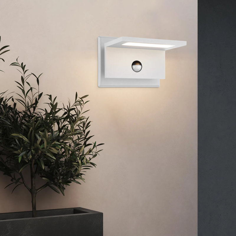 Lampe murale d'extérieur à détecteur de mouvement PIR en aluminium moulé sous pression, 7,17 po x 5,94 po x 5,24 po, DEL 9 W / 680LM, plage de détection de 32 pi / IP65 imperméable, blanc