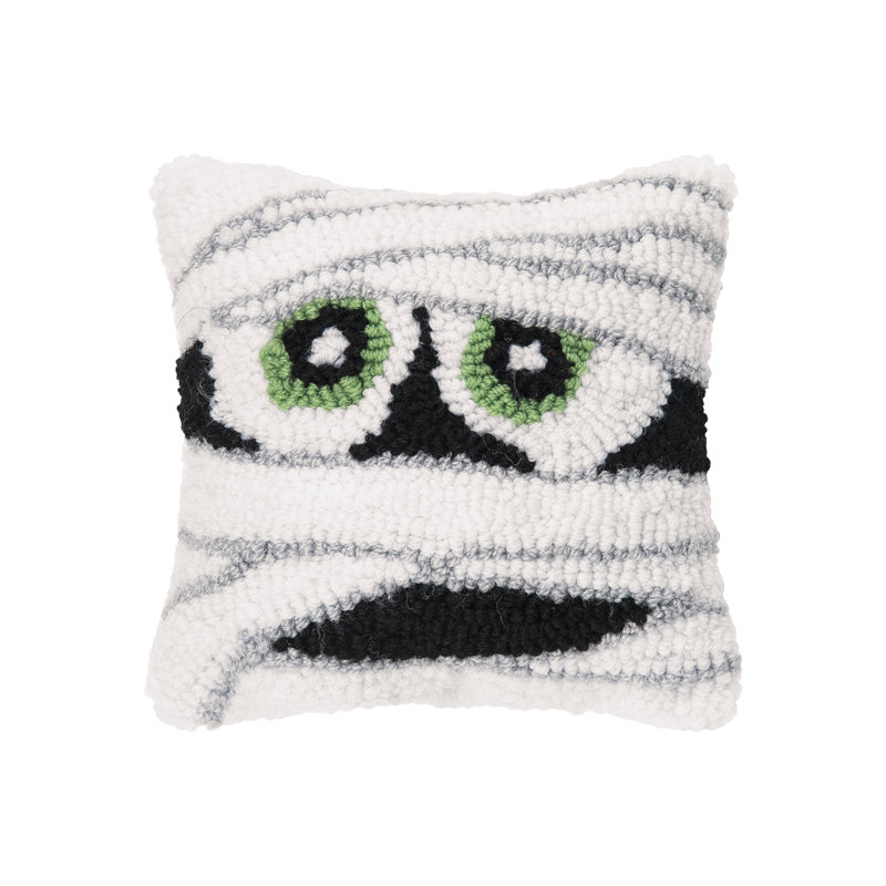 8" x 8" Mummy Face Halloween Hooked Pillow