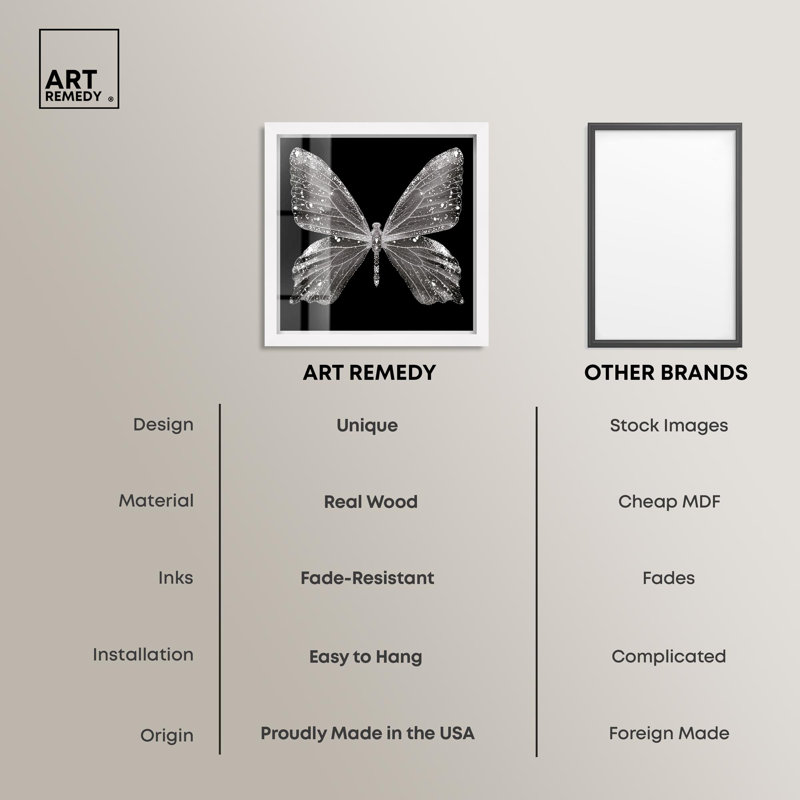 «Stardust Wings II Shadowbox», impression de papillon par Art Remedy, H 17 po x l 17 po, Blanc