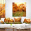 Paysage magnifique automne avec coussin en gazon-230652126-230652123
