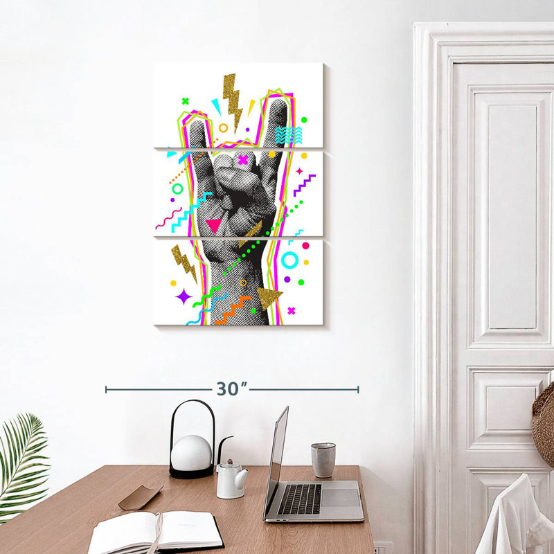 Rock and Roll Hand, H 32 po x l 20 po