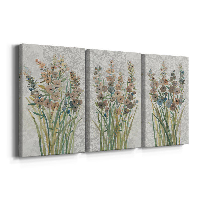 Patch of Wildflowers I - Toile tendue avec châssis sur mesure - 3 pièces, H 12 po x l 24 po