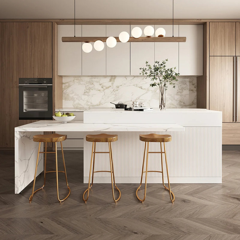 Îlot de cuisine de 81 à 106 po avec plateau de rangement en bois d'ingénierie, blanc mat et blanc, face à gauche