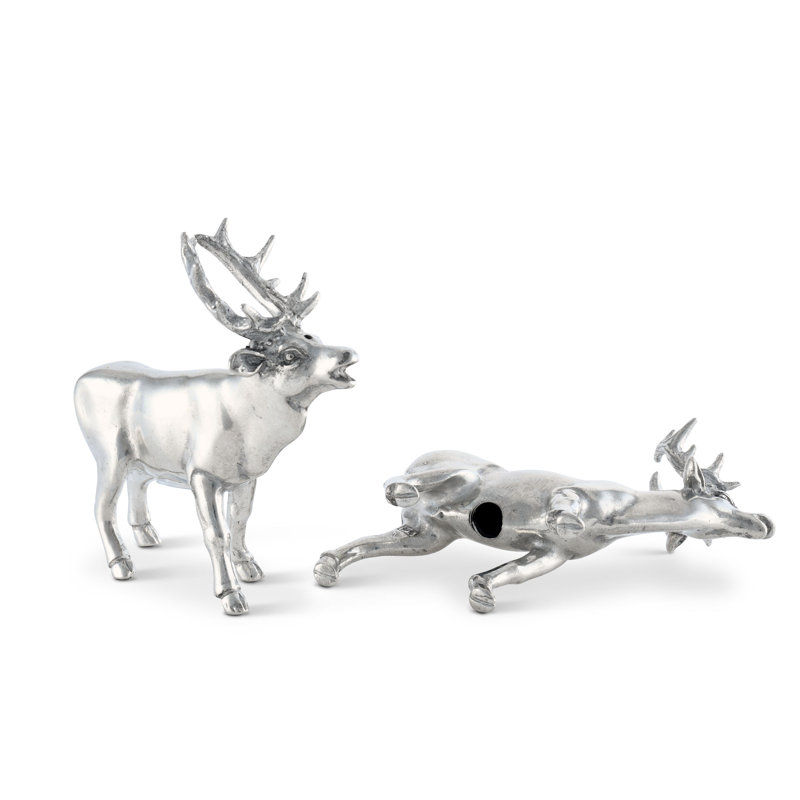 Lodge Salt And Pepper Shaker Set