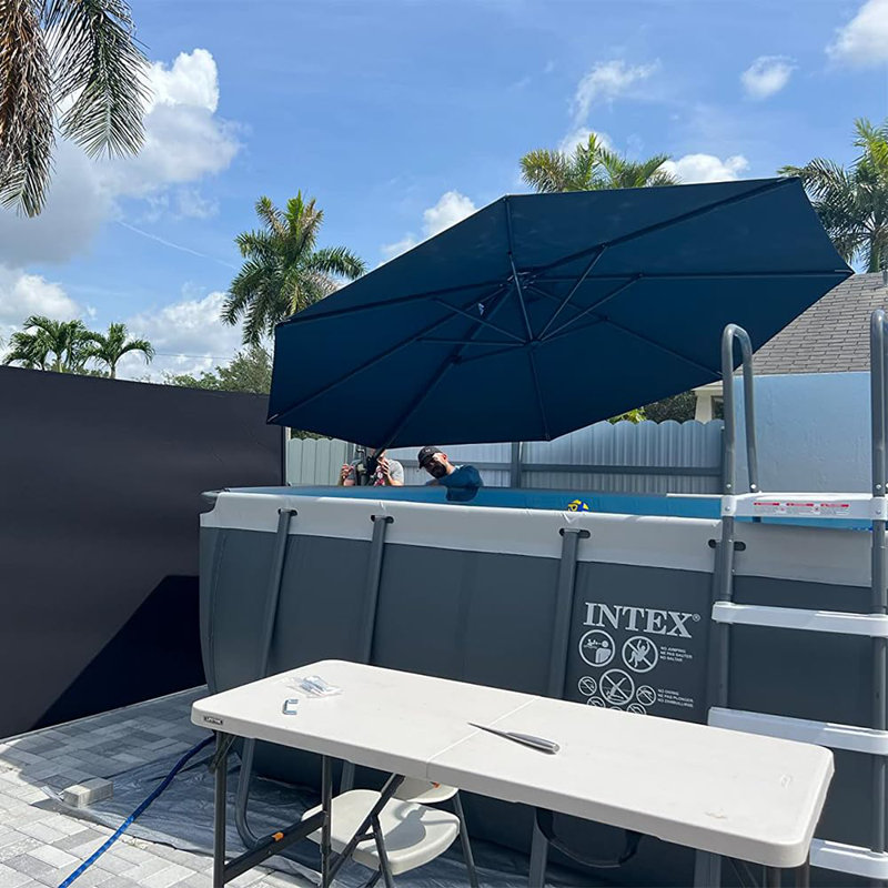Parasol en porte-à-faux 132 po bleu marine sans base, Bleu marine