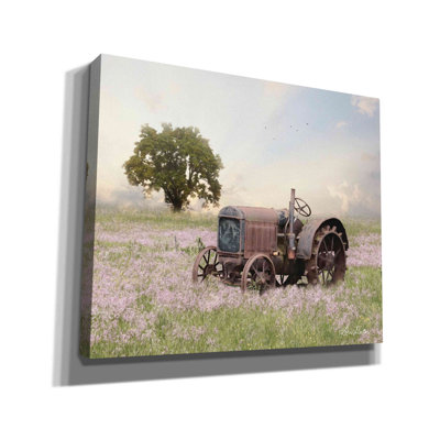 "Tractor at Sunset" par Lori Deiter - photographie sur toile tendue