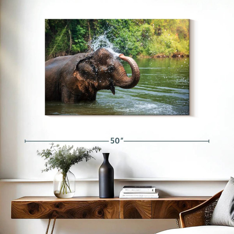 Éléphant jette de l'eau, H 26 po x l 39 po